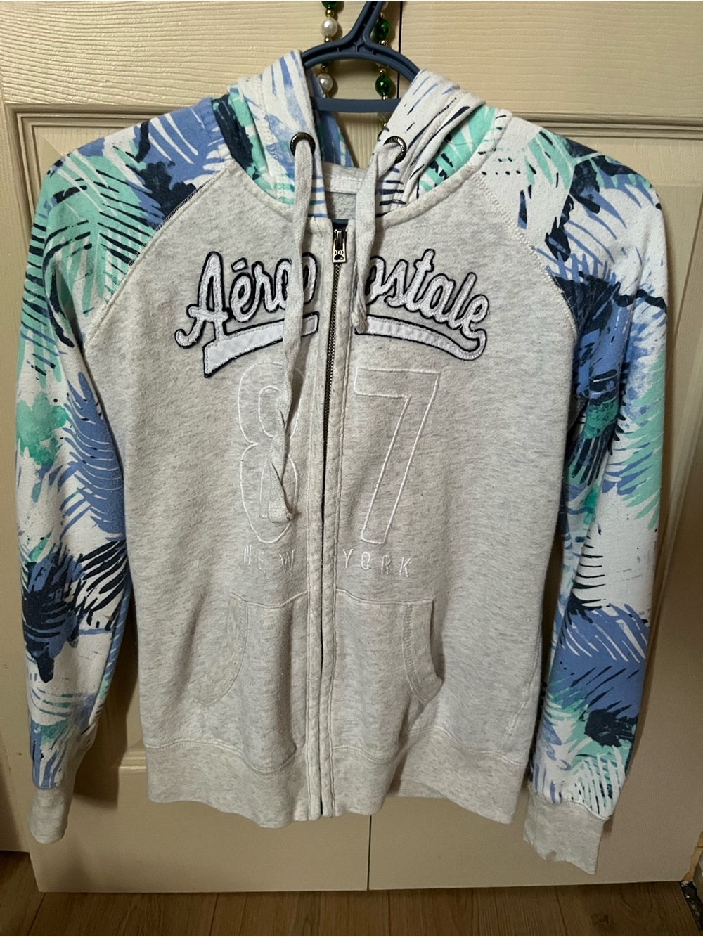 Aeropostale zip up hoodie